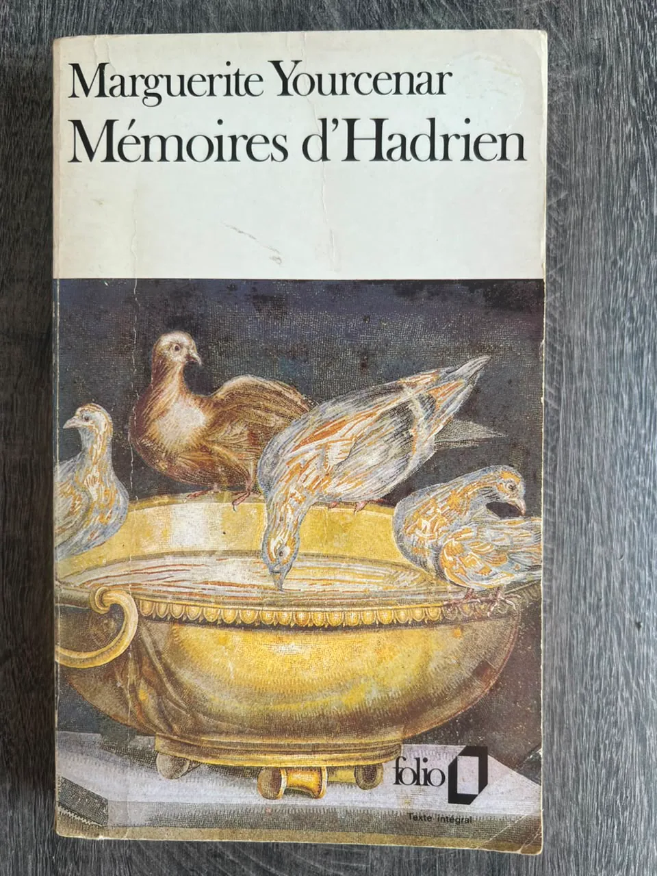غلاف كتاب Mémoires d’Hadrien